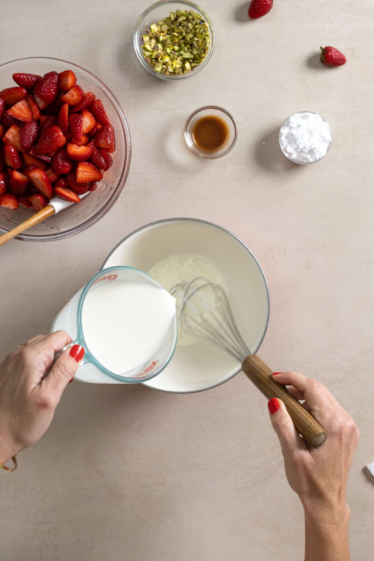 whipping cream for cake topping