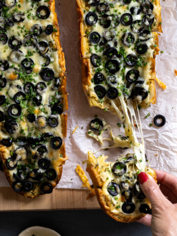 Cheesy Olive Garlic Bread by Baking The Goods