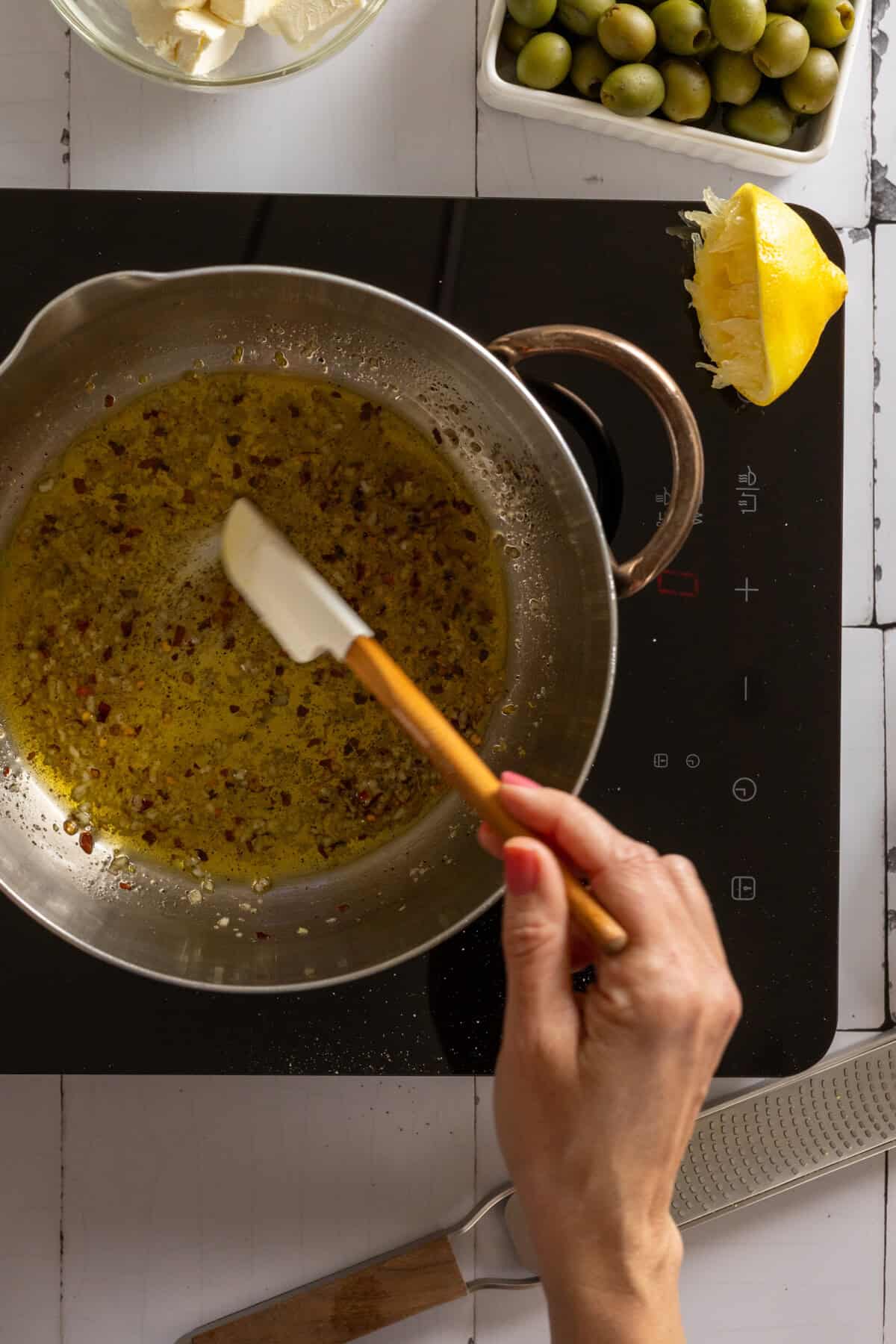 Olive oil, garlic, lemon & red peppers flakes