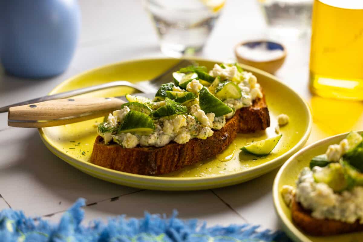 Toast with Cottage Cheese Tzatziki and Cucumbers